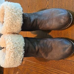 UGG Lynnea Leather Sherpa Lined Clog Boots Brown Size 9 GUC